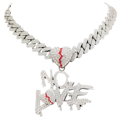 CUBANA CON COLGANTE "NO LOVE"